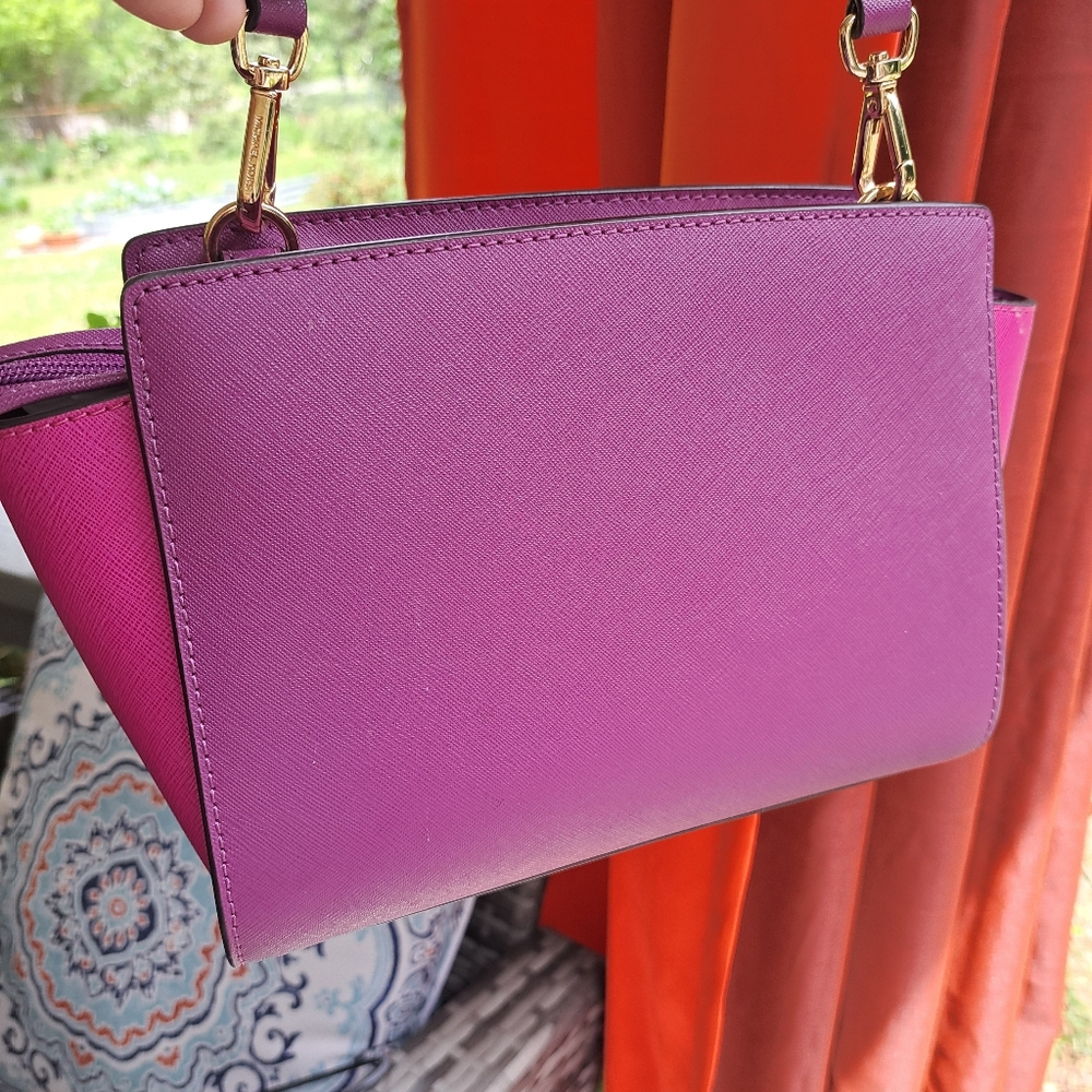 š NEW Michael Kors Fushia Pink 2 Tone Shoulder or Crossbody, Excellent Cond. - Picture 5 of 14